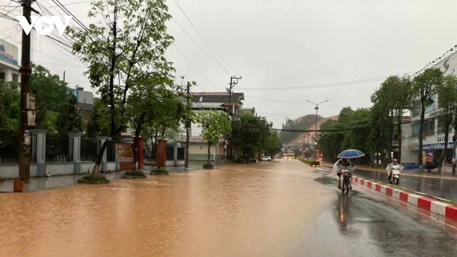 Mưa lớn gây ngập úng cục bộ tại Yên Bái, Lào Cai