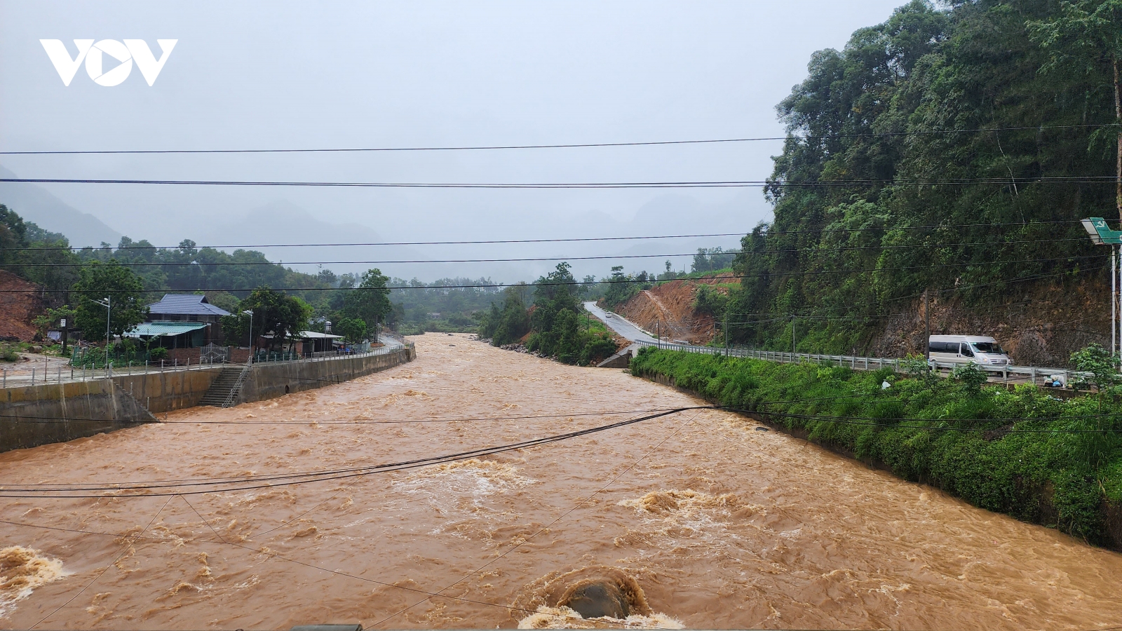 Người dân các tỉnh miền núi phía Bắc chủ động khắc phục sản xuất sau mưa lũ