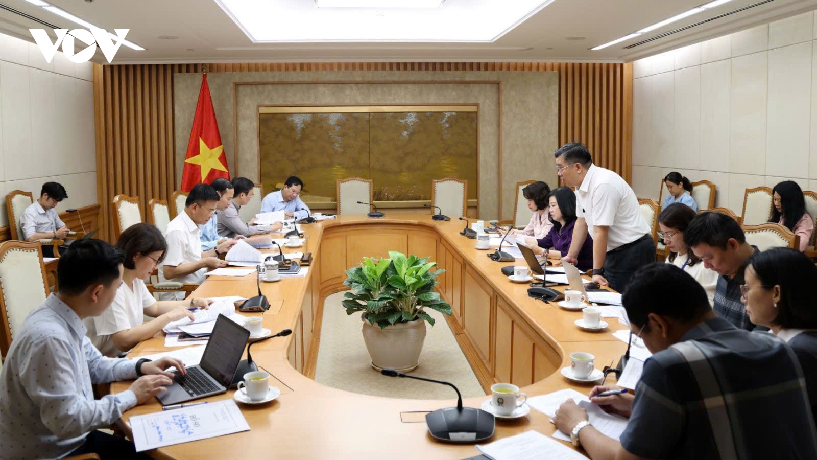 Phó Thủ tướng Lê Thành Long: Đề nghị phân cấp mạnh hơn trong lĩnh vực y tế