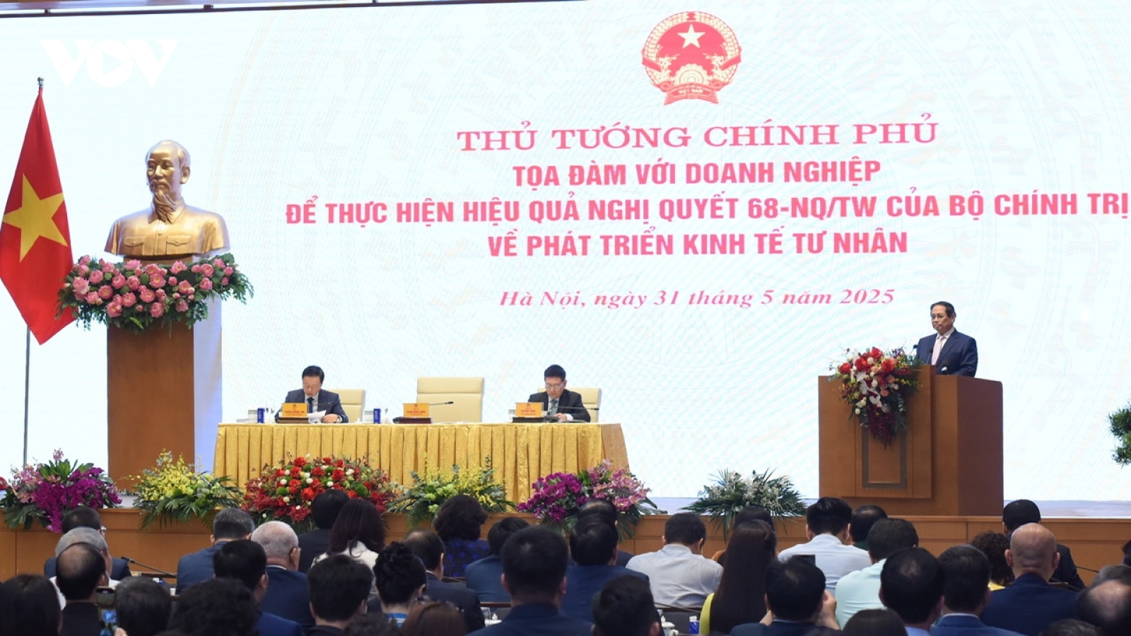 Thủ tướng: Mỗi người, mỗi nhà đóng góp đưa đất nước phát triển nhanh, bền vững