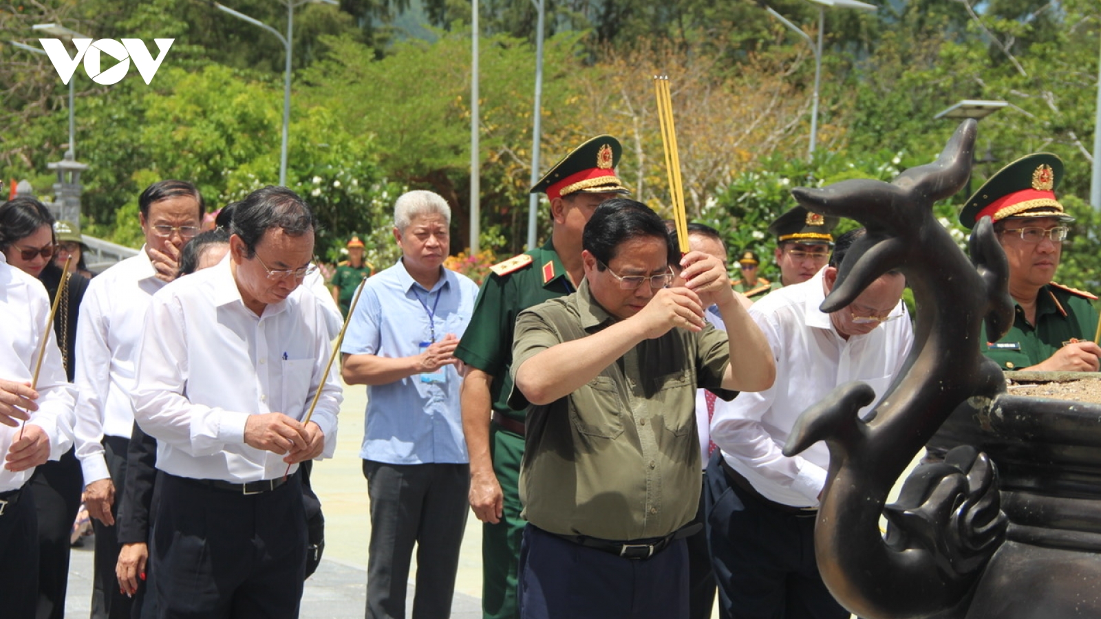 Thủ tướng Phạm Minh Chính dự Lễ viếng, tri ân liệt sĩ tại Côn Đảo