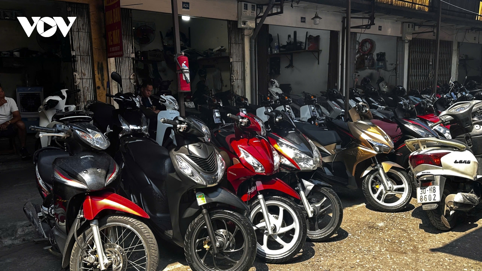 Thị trường xe máy cũ, người bán nhiều hơn người mua