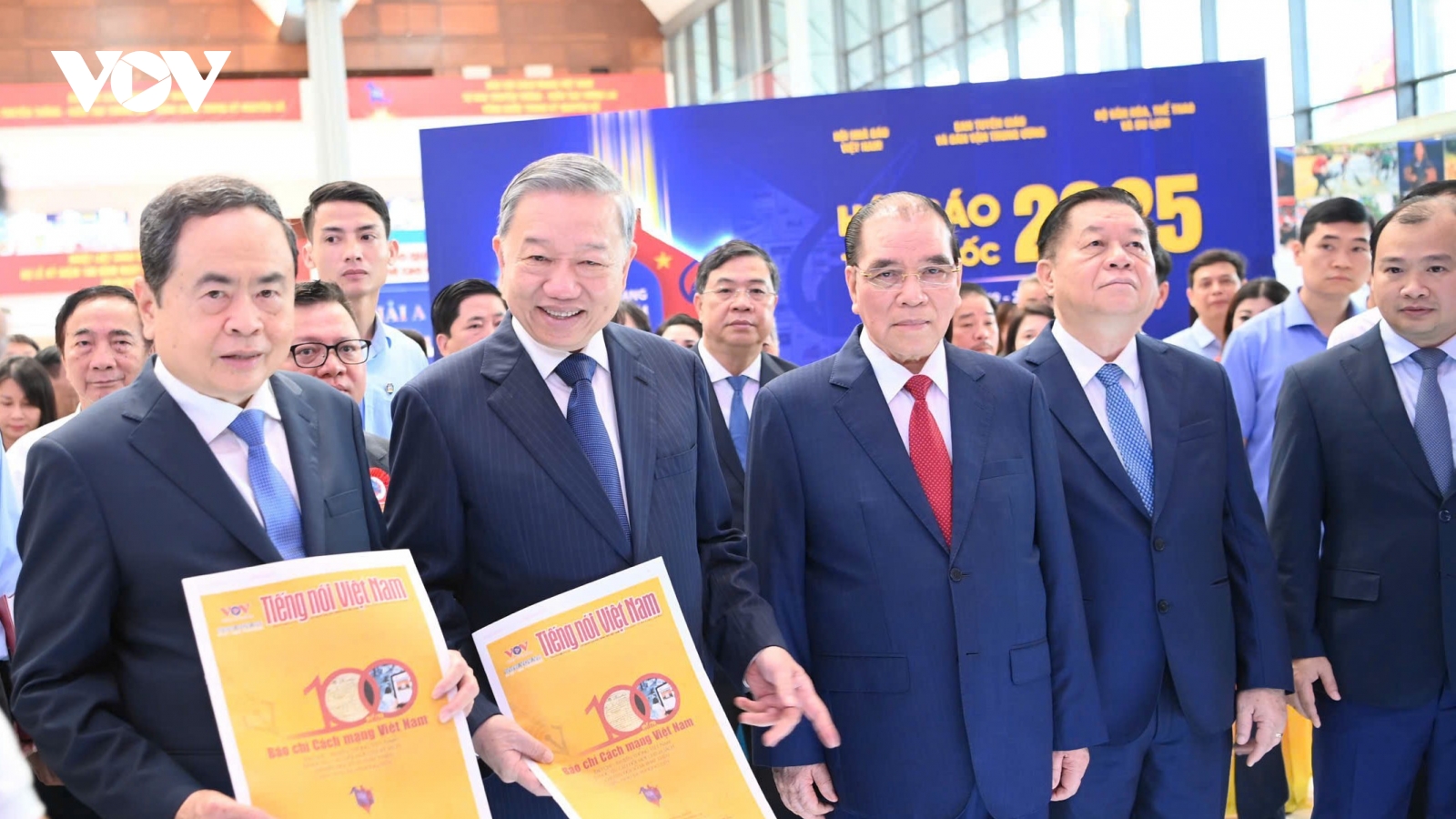 Lãnh đạo Đảng, Nhà nước dự Lễ kỷ niệm 100 năm Ngày báo chí cách mạng Việt Nam