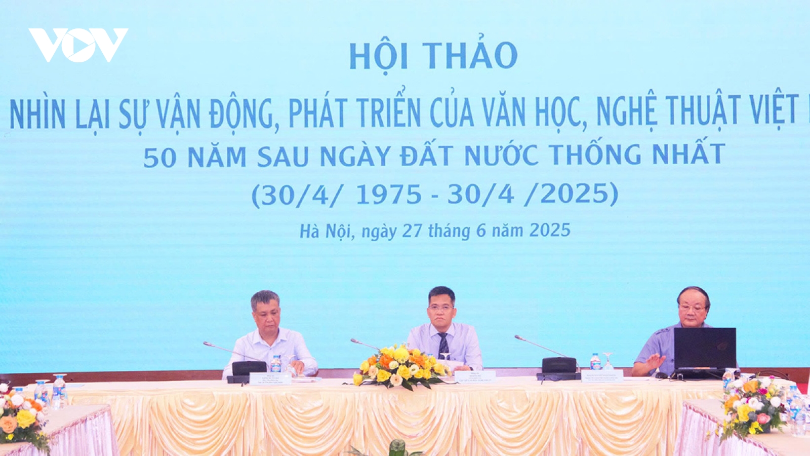 Nhìn lại 50 năm vận động, phát triển của văn học, nghệ thuật Việt Nam