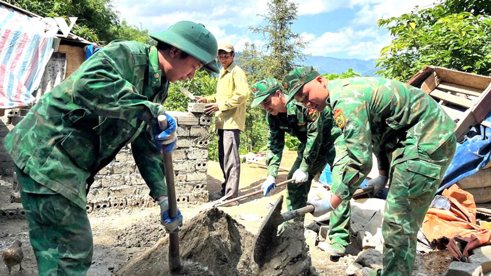 Bộ đội Biên phòng Lai Châu chung tay xây những mái ấm nơi biên giới