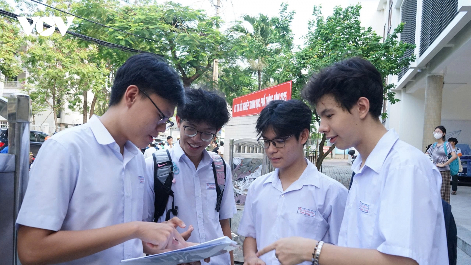 Kết thúc ngày đầu tiên của kỳ thi tốt nghiệp THPT, đề thi có tính phân hóa rõ rệt