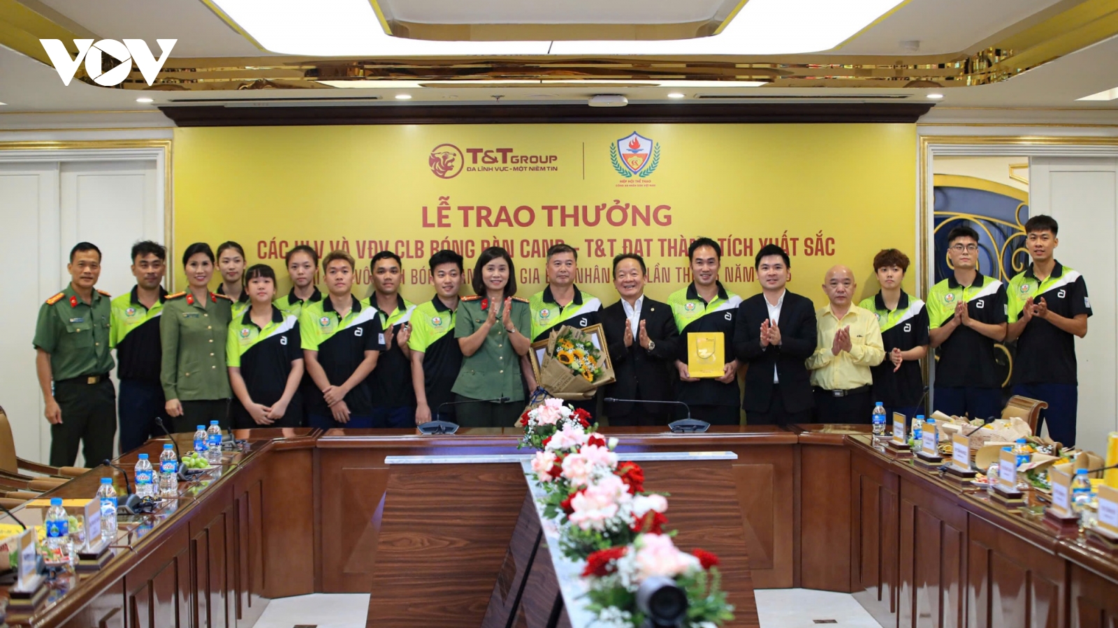 Liên tiếp gặt hái thành tích xuất sắc, CLB Bóng bàn CAND – T&T nhận thưởng cực lớn