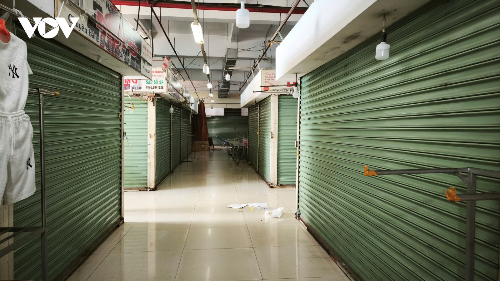 Hàng loạt tiểu thương chợ Buôn Ma Thuột đóng cửa vì lo bị kiểm tra hàng hóa