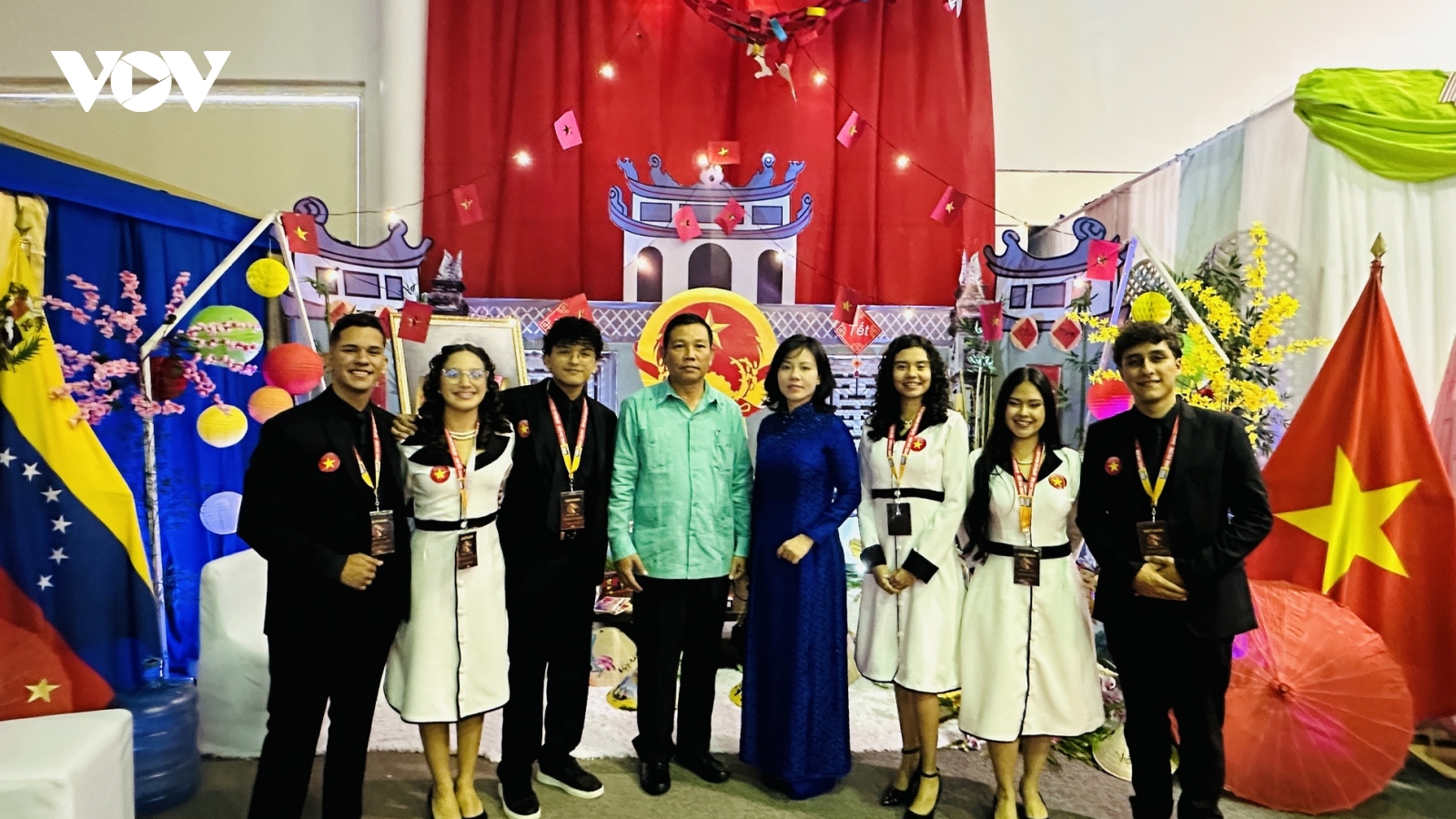 Không gian Việt Nam giữa lòng Caracas