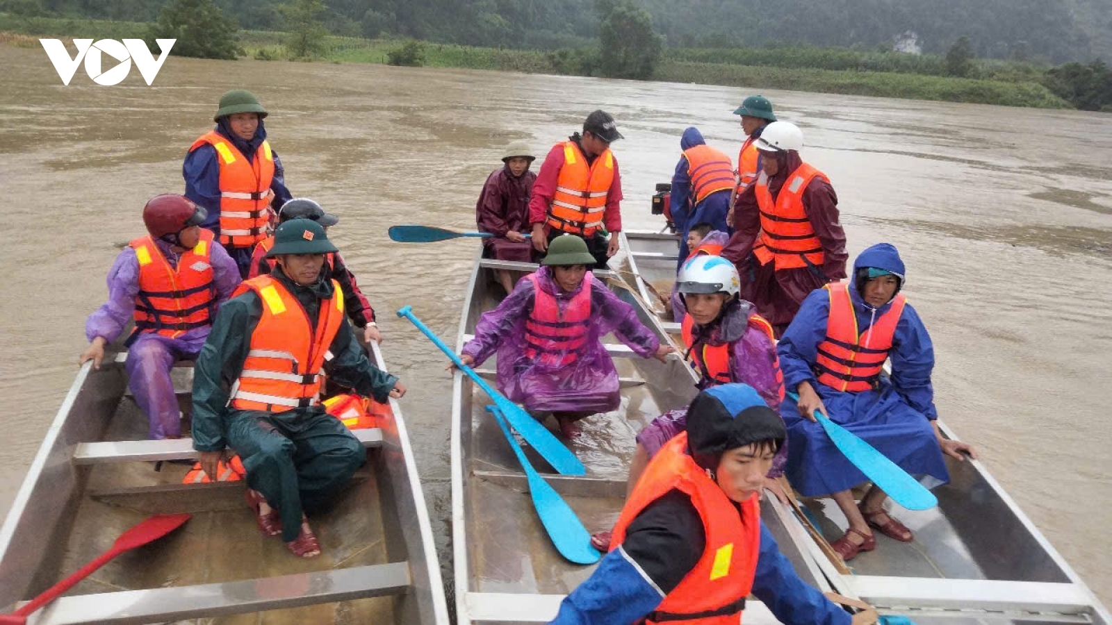 Nước lũ cuốn trôi 2 chị em mất tích trong đêm tại Quảng Bình