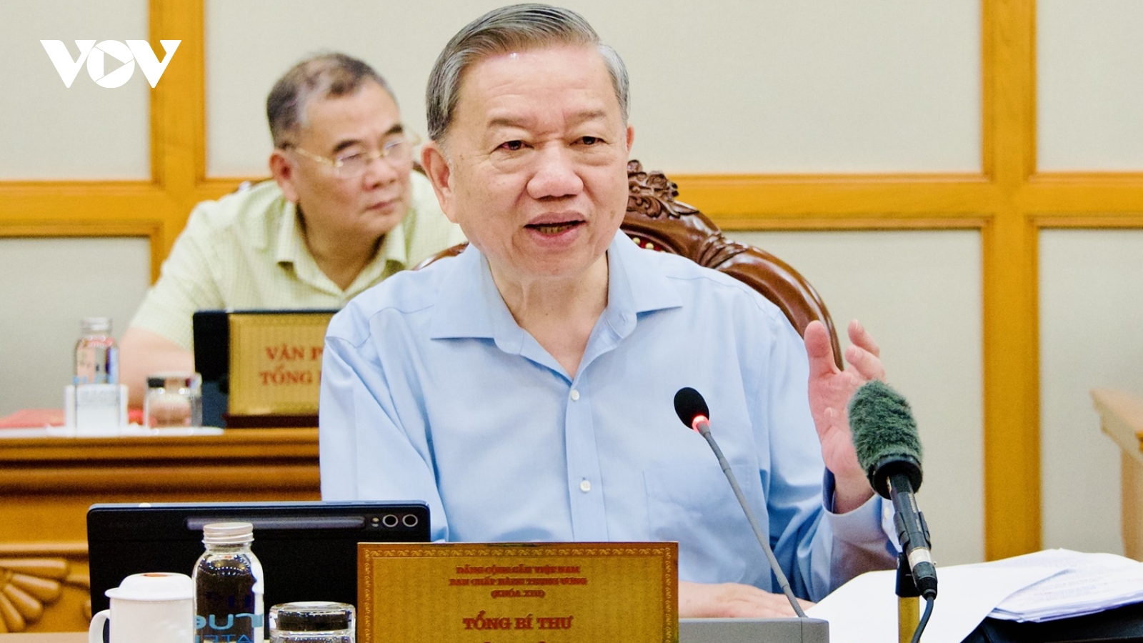 Tổng Bí thư: Giải quyết dứt điểm chính sách cho cán bộ nghỉ chế độ