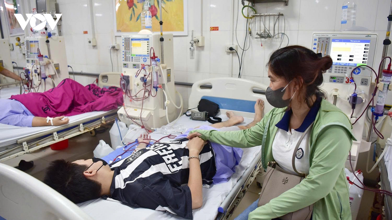 Suy thận "tấn công" người trẻ và lời khuyên của bác sĩ