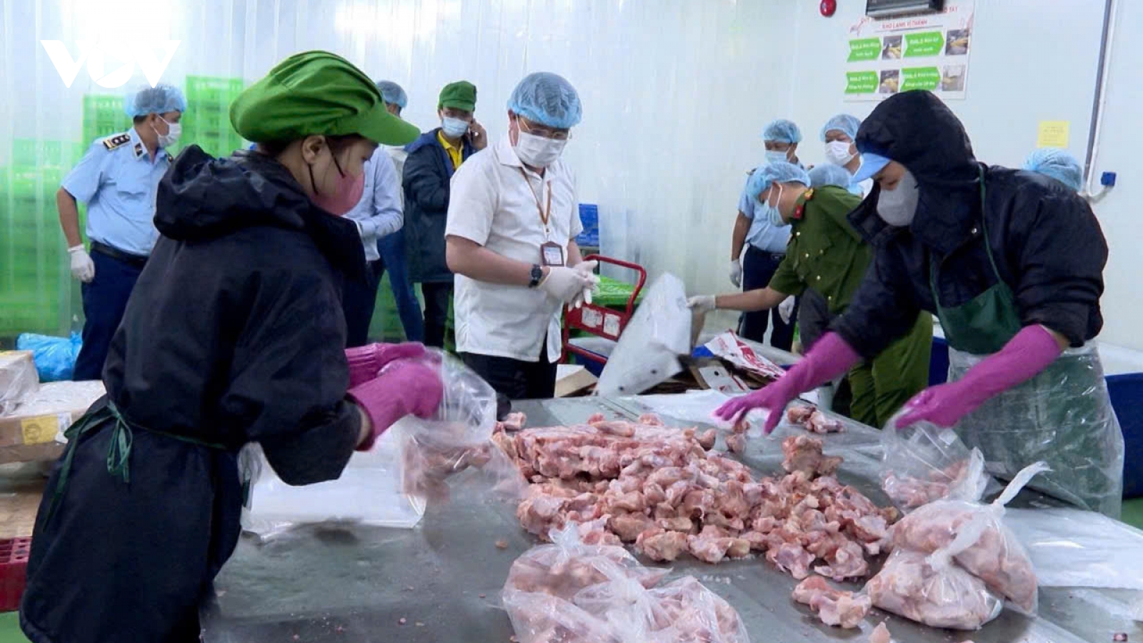 Bất ngờ kiểm tra để chống buôn lậu, gian lận thương mại, hàng giả