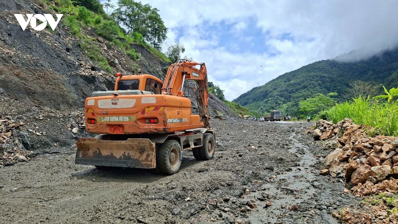 Thông tuyến Quốc lộ 12 trên địa bàn tỉnh Điện Biên sau sạt lở