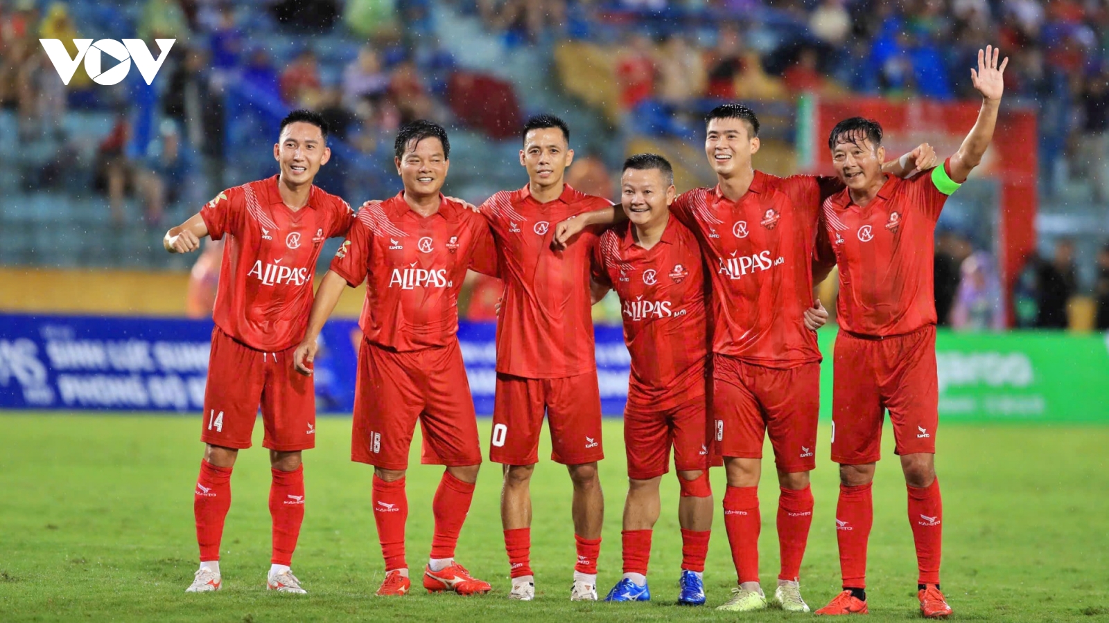 Kết quả bóng đá hôm nay 30/6: Văn Quyết thăng hoa trong ngày Michael Owen im tiếng