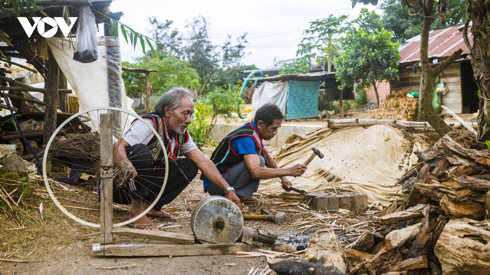Những người giữ lửa nghề rèn của người Xơ Đăng