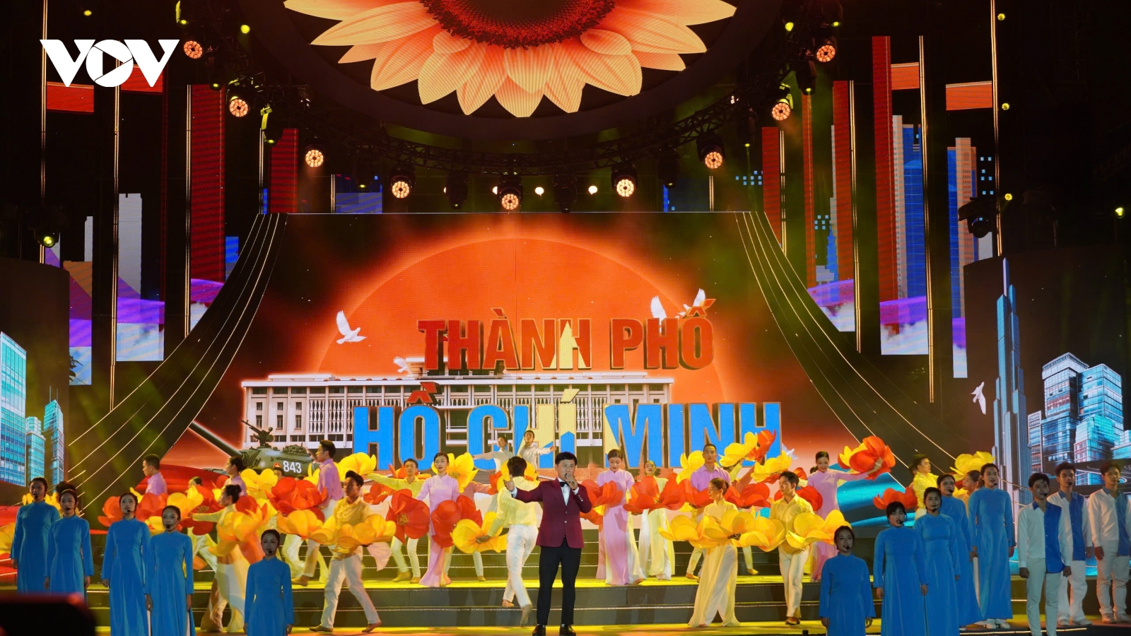 TP.HCM rực rỡ đêm nghệ thuật chào mừng thành phố bước vào kỷ nguyên mới