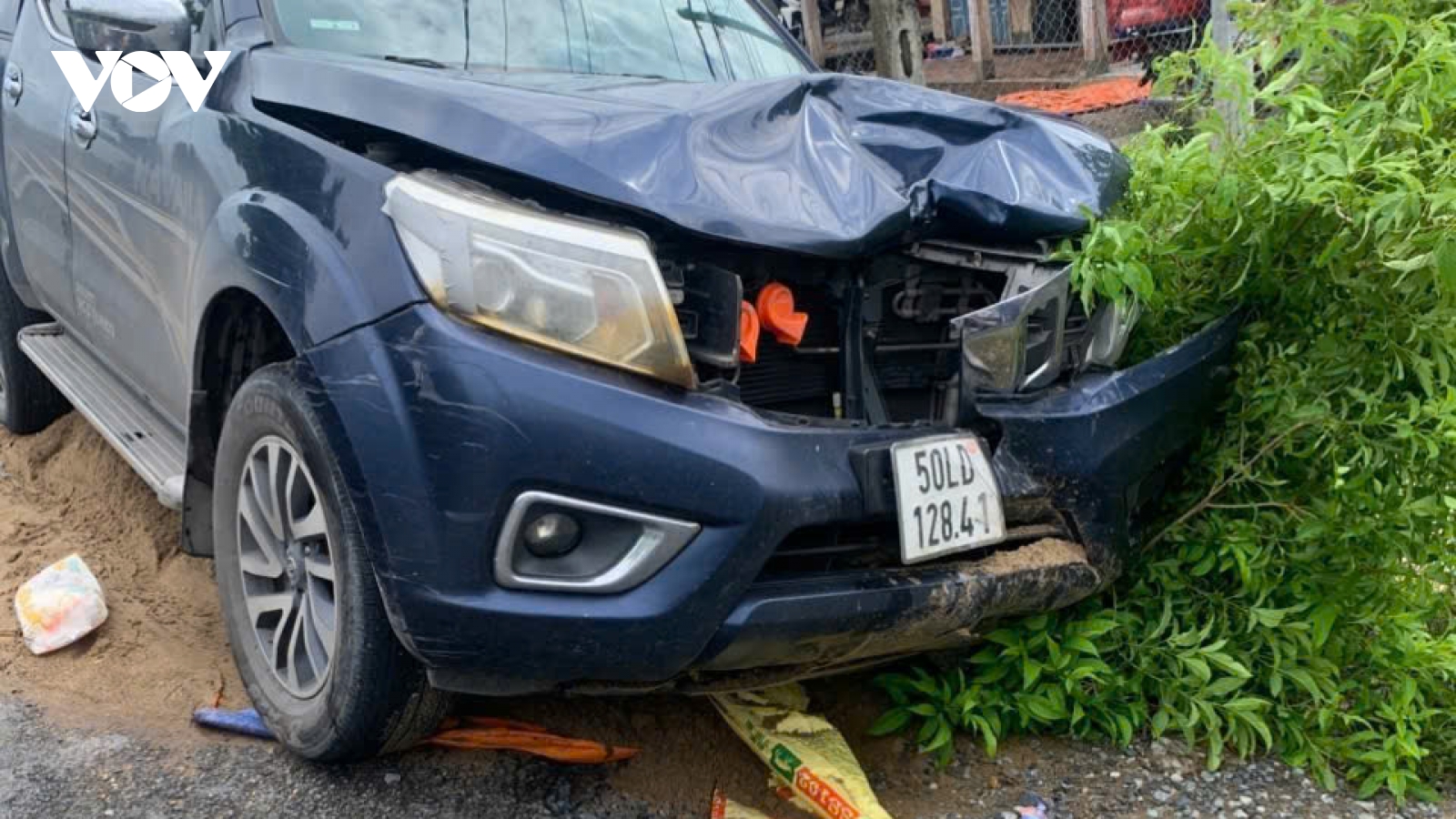 Tài xế lái xe ô tô gây tai nạn liên hoàn rồi bỏ chạy khiến 2 người thương vong