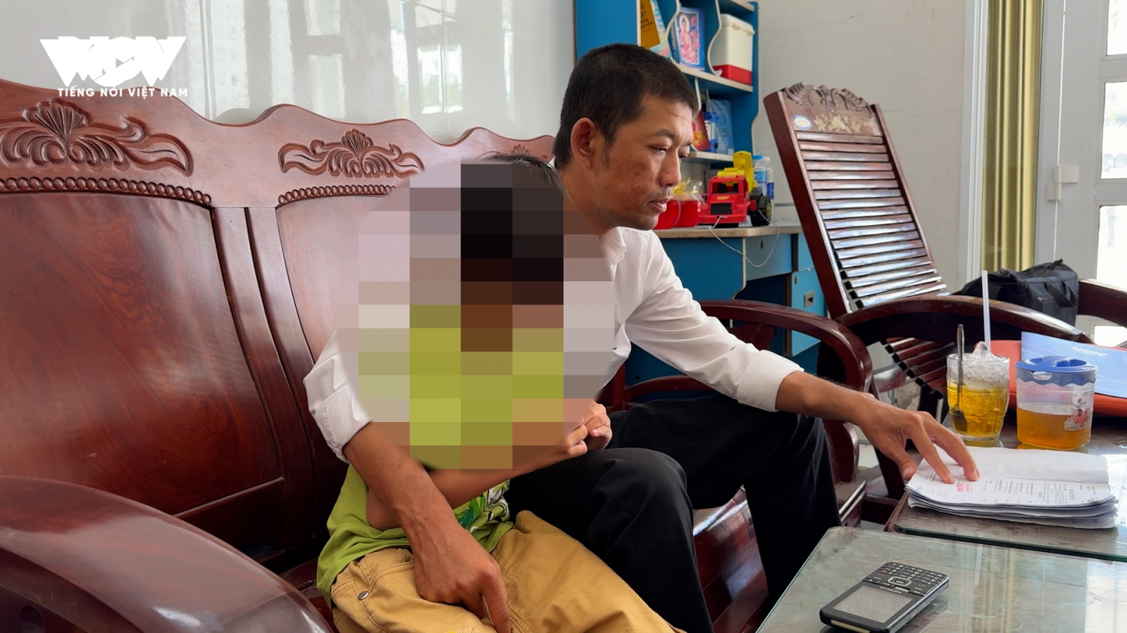 C.P Việt Nam cho nghỉ việc người tố cáo là vi phạm pháp luật?