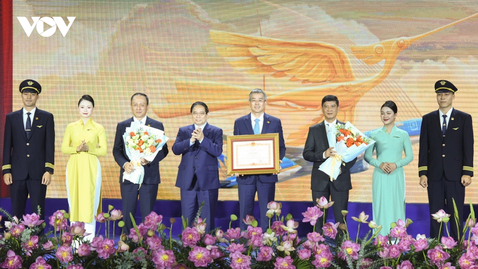 Thủ tướng: Vietnam Airlines phải bay cao, vươn xa