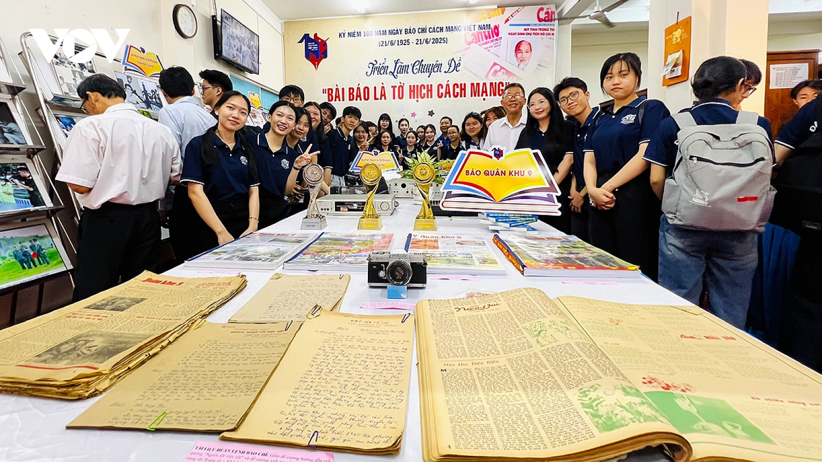 Triển lãm chuyên đề “Bài báo là tờ hịch cách mạng” tại Cần Thơ