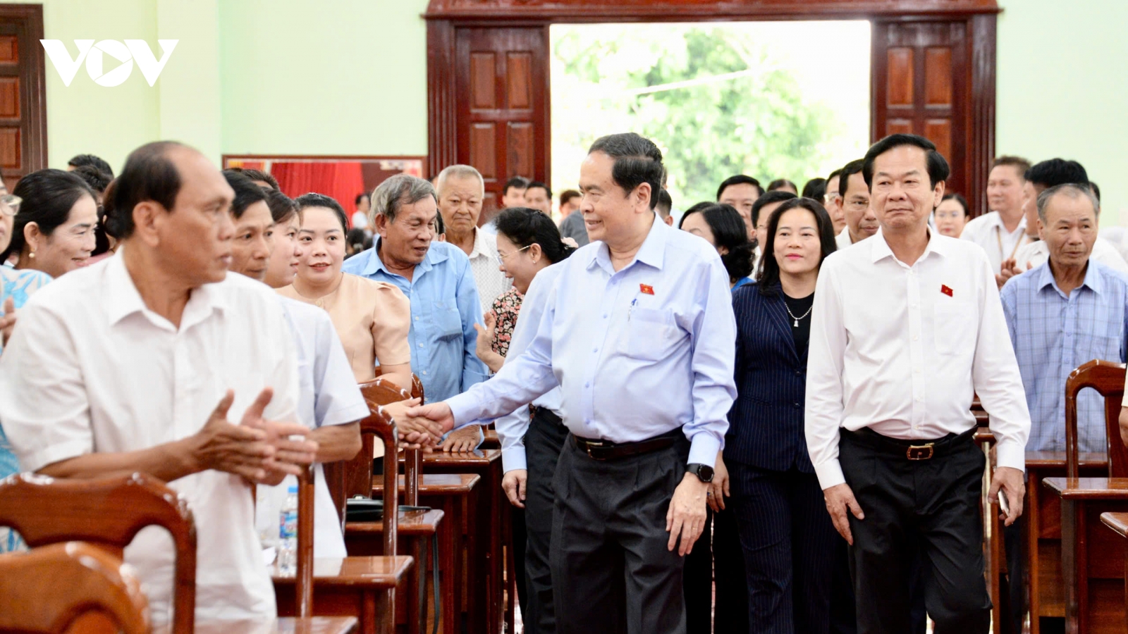 Chủ tịch Quốc hội tiếp xúc cử tri tại Cần Thơ