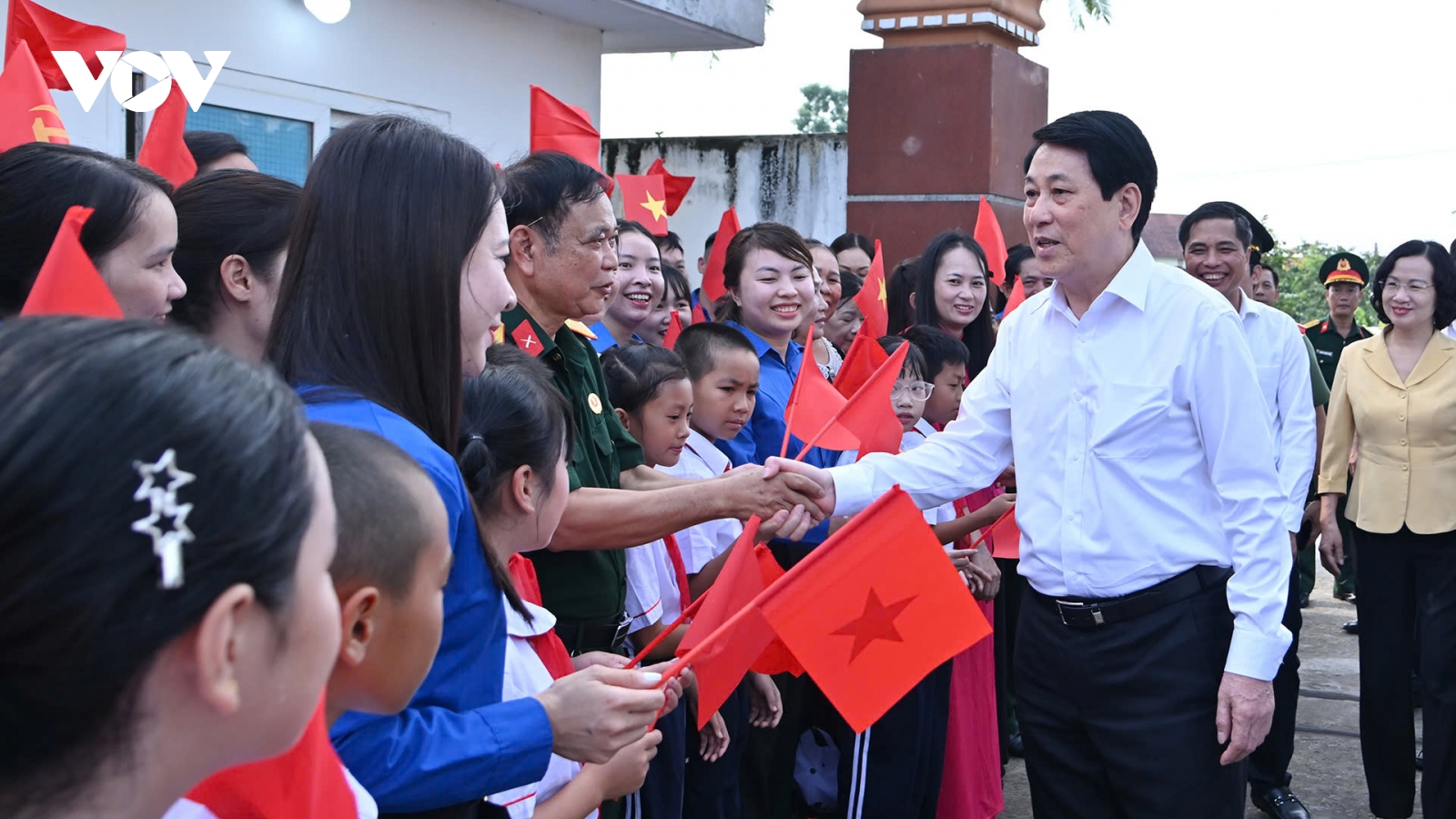 Chủ tịch nước Lương Cường dự sinh hoạt chi bộ thôn ở Quảng Ninh