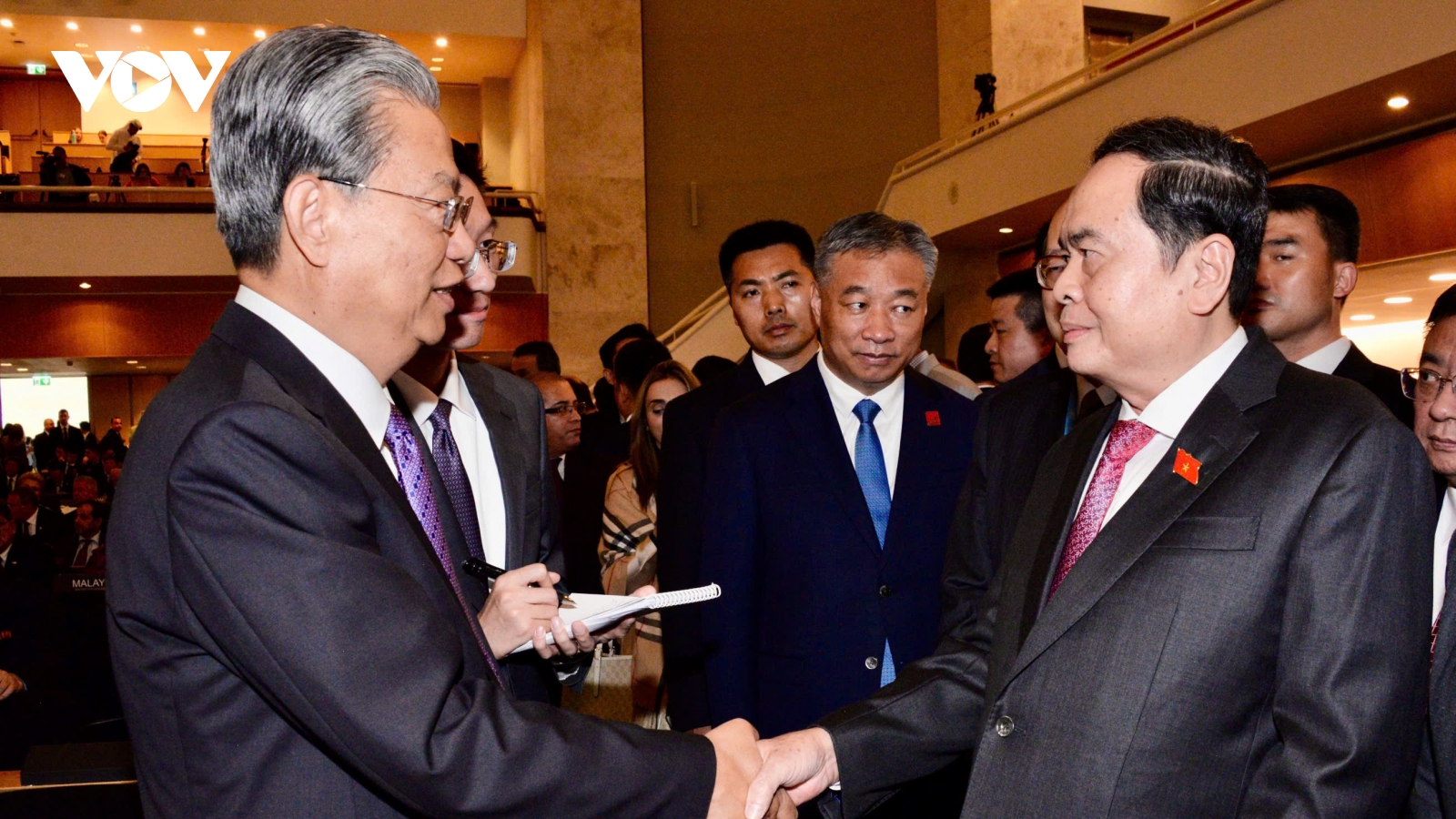 Chủ tịch Quốc hội gặp Ủy viên trưởng Nhân đại toàn quốc Trung Quốc