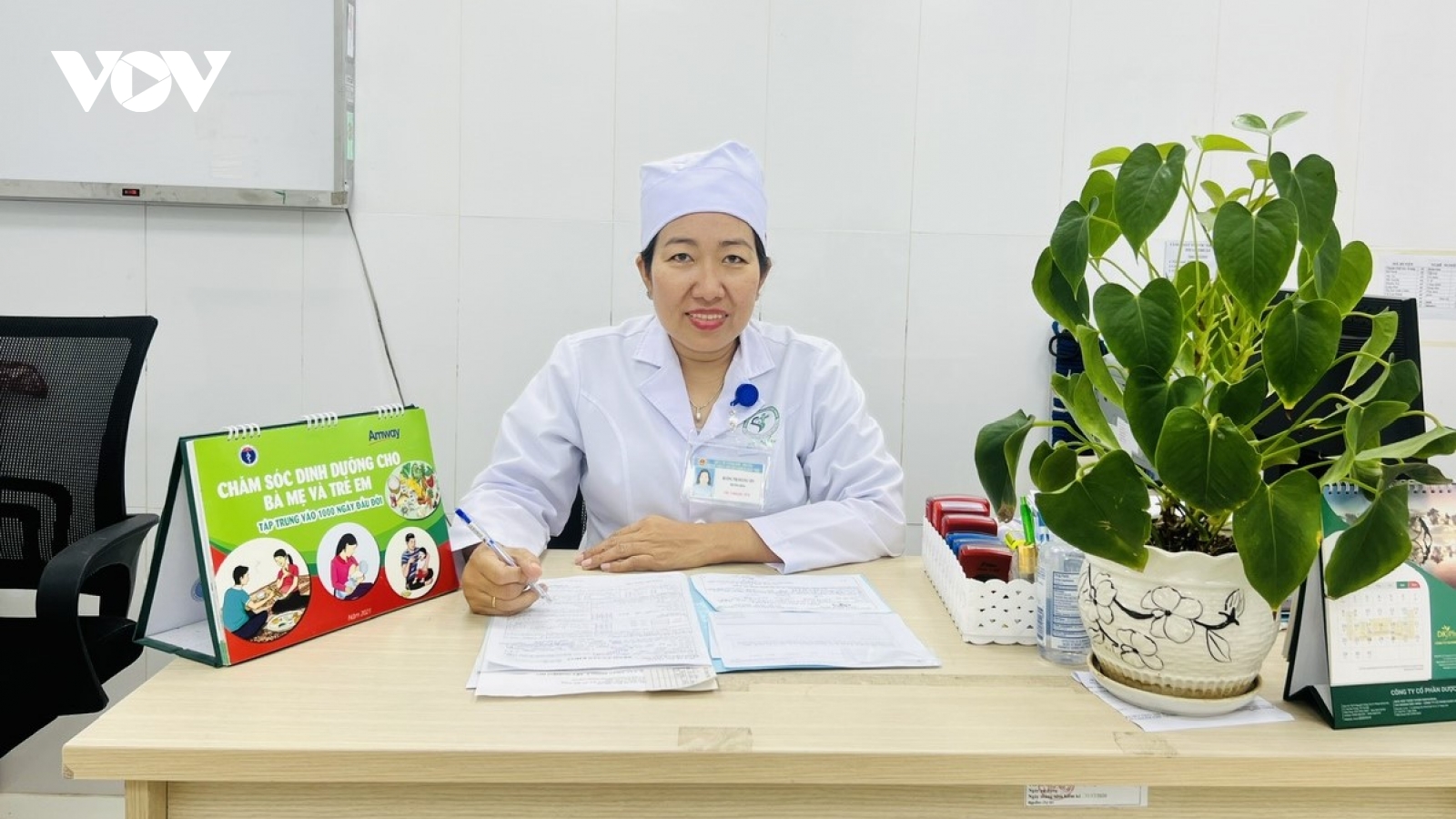 Người bác sĩ dành trọn tấm lòng với sản phụ vùng quê, bệnh nhân người dân tộc