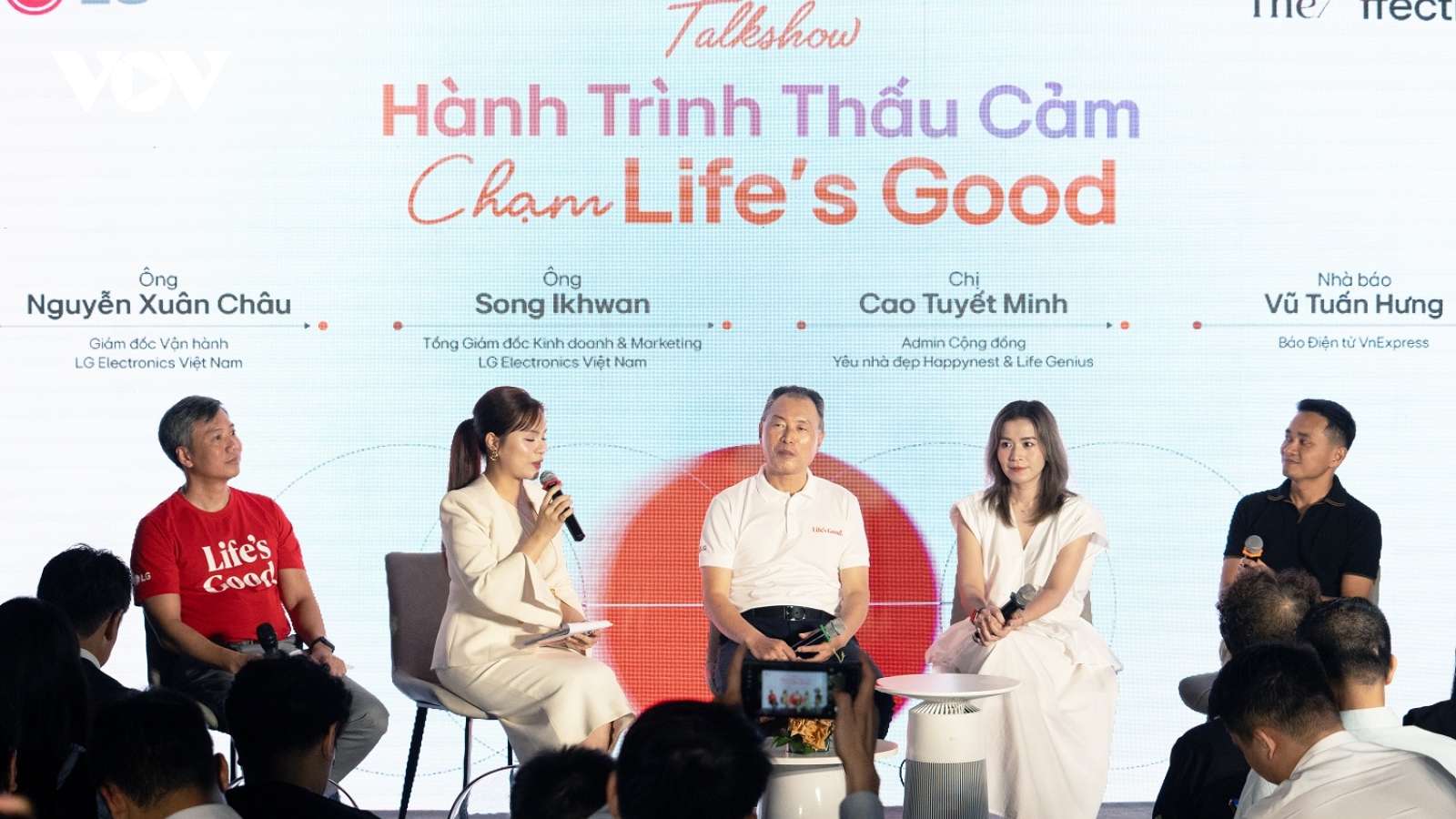 LG khai mạc triển lãm kỷ niệm 30 năm đồng hành cùng người Việt