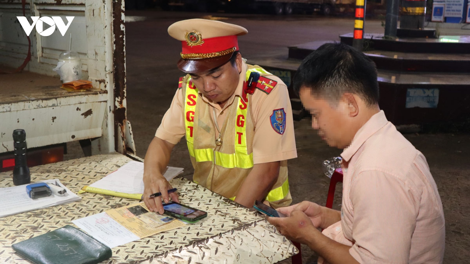 Công an Đồng Nai mạnh tay xử lý xe khách phóng nhanh, vượt ẩu trên Quốc lộ 14