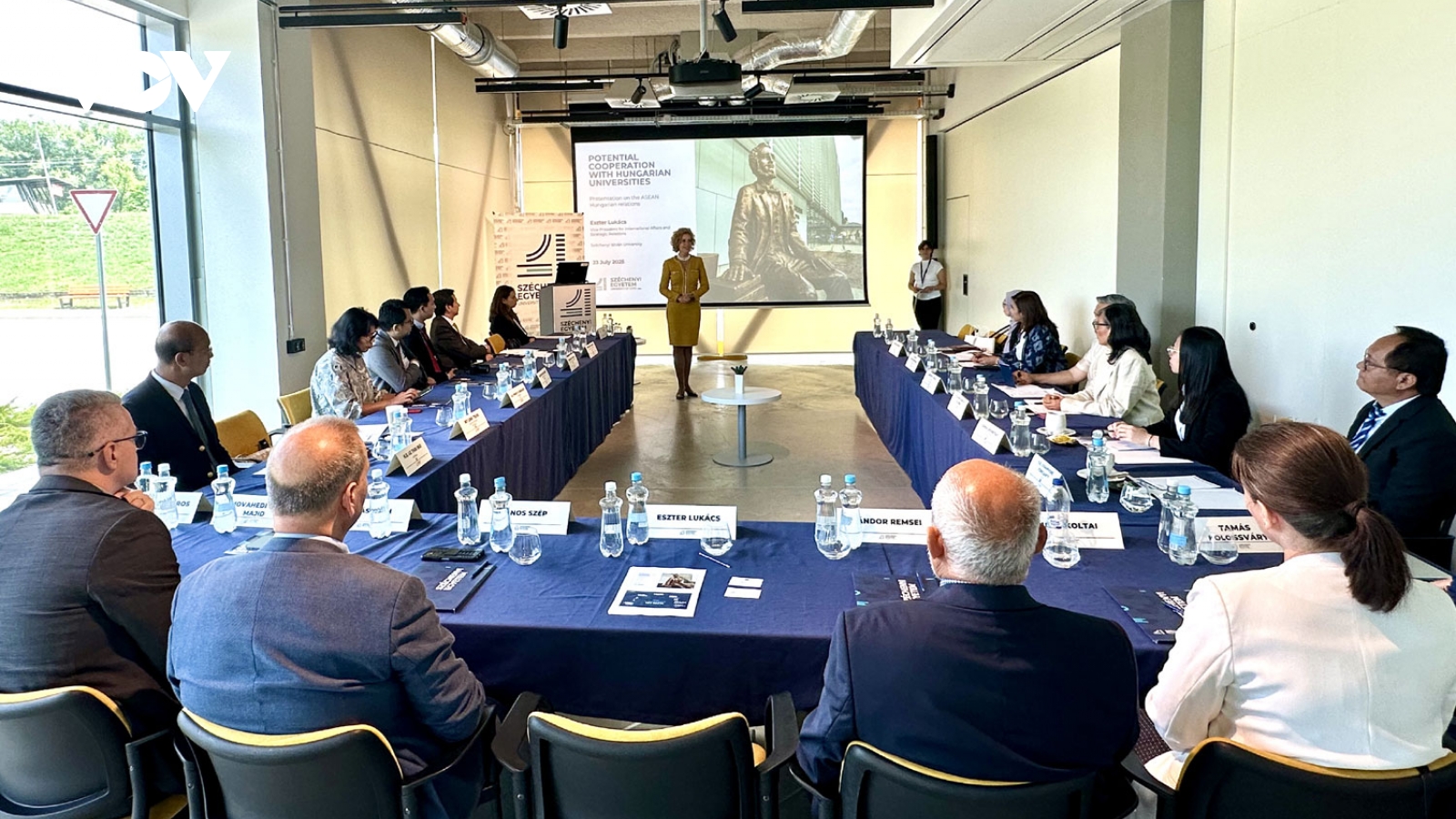 Đẩy mạnh hợp tác giáo dục - đào tạo giữa Việt Nam và Hungary