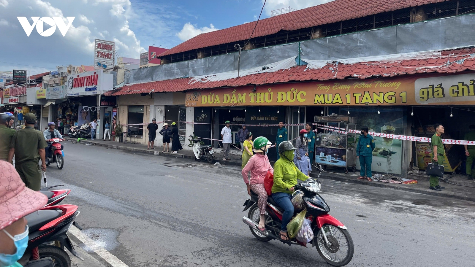 Cháy ki-ốt tại chợ Thủ Đức, TP.HCM