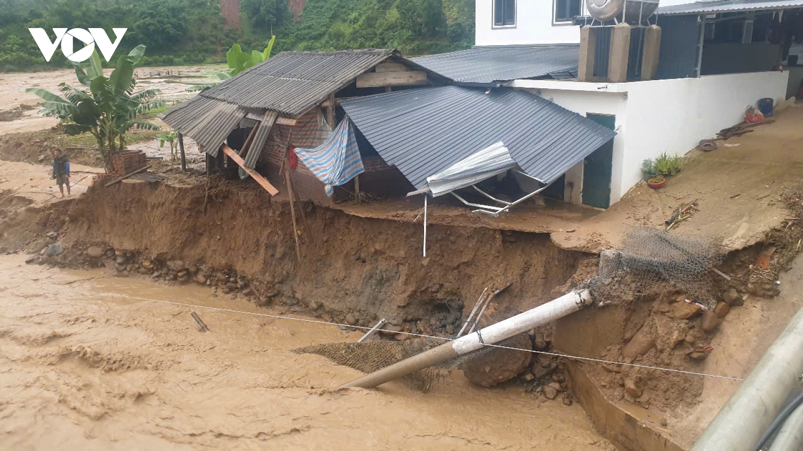 Mưa lũ tại Sơn La làm 4 người chết, hàng chục ngôi nhà bị sập đổ