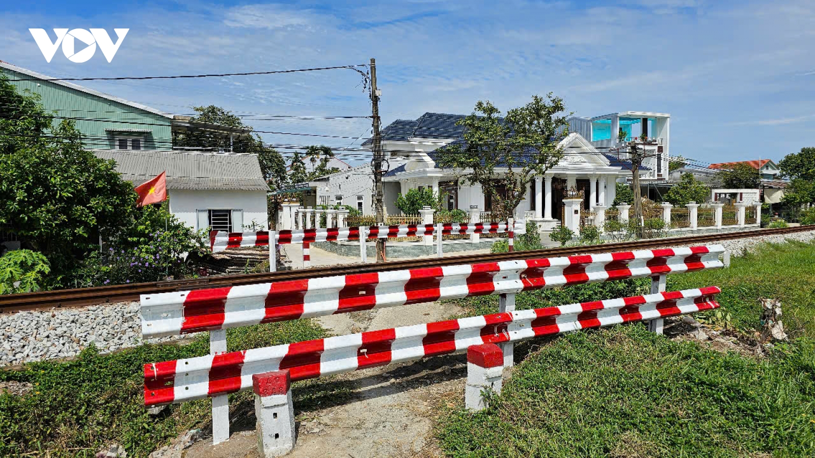 Huế xóa 5 lối đi tự mở nguy hiểm băng ngang đường sắt