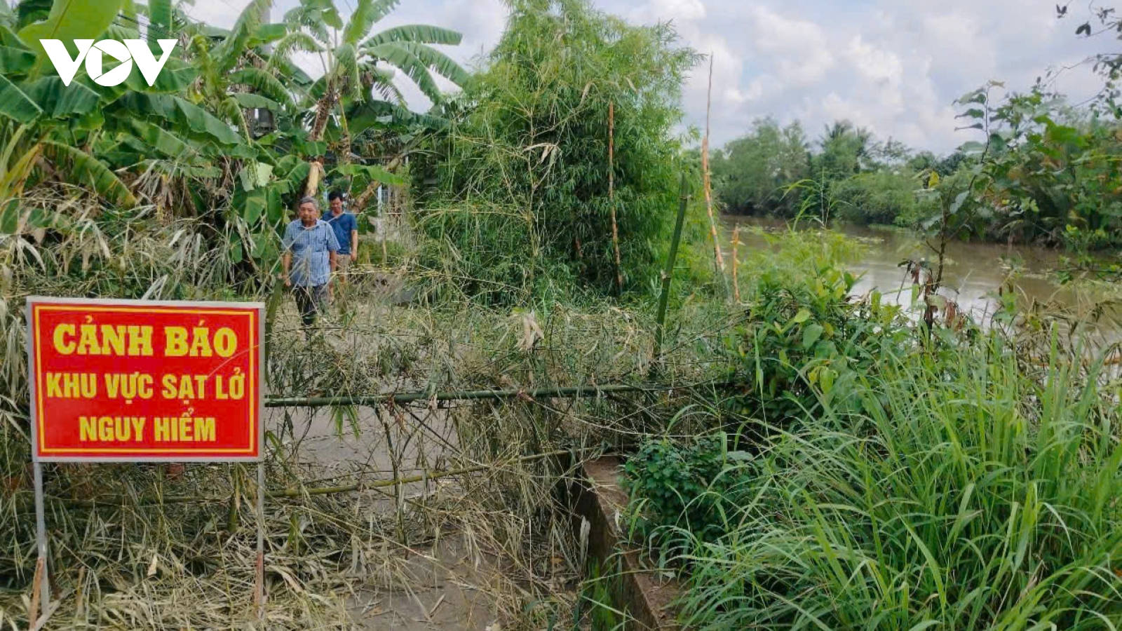 Người dân Cần Thơ với nỗi lo sụp đất, sạt lở bờ sông