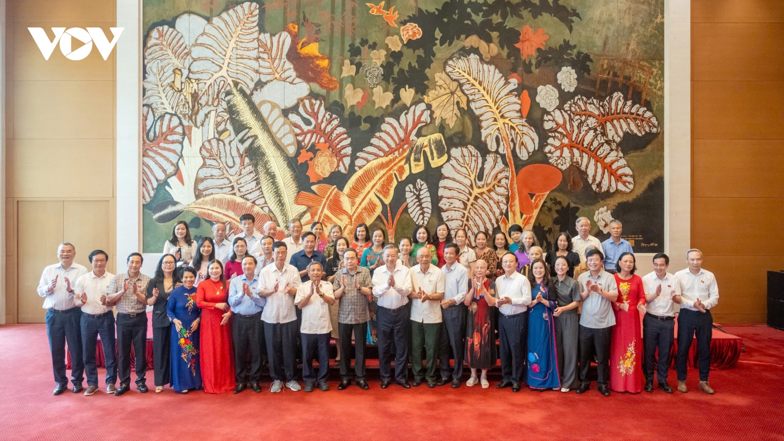 Tổng Bí thư dự cuộc gặp mặt đoàn đại biểu Quốc hội các khóa tỉnh Hưng Yên