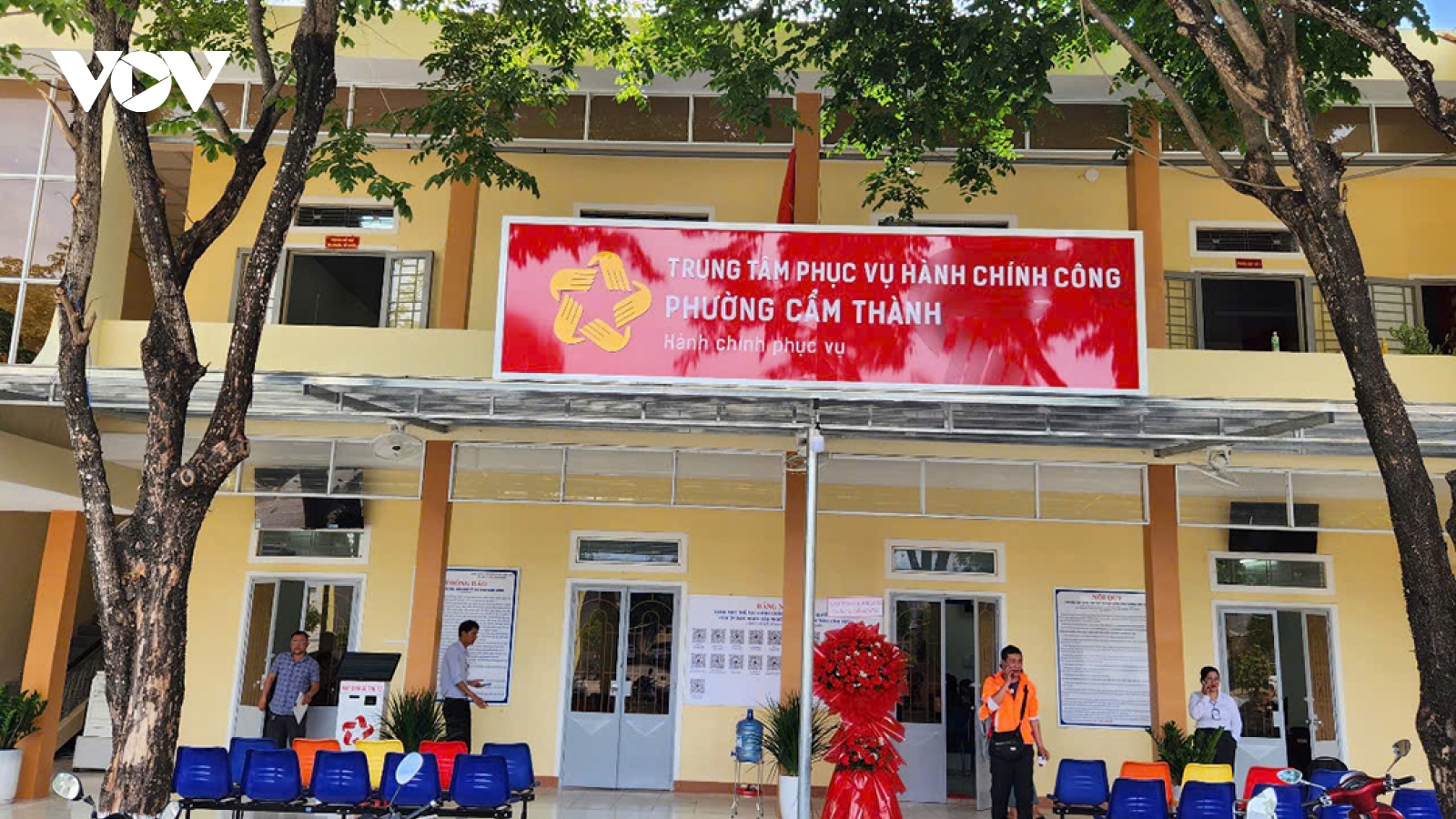 Người dân yên tâm khi mô hình phường mới giải quyết thủ tục nhanh gọn