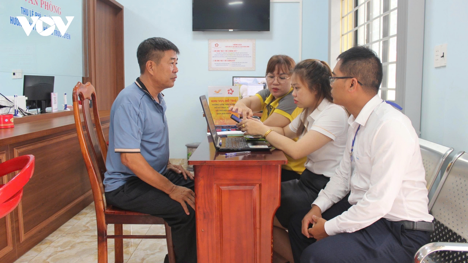 Hoạt động giải quyết thủ tục hành chính Đắk Lắk thông suốt với mô hình 2 cấp