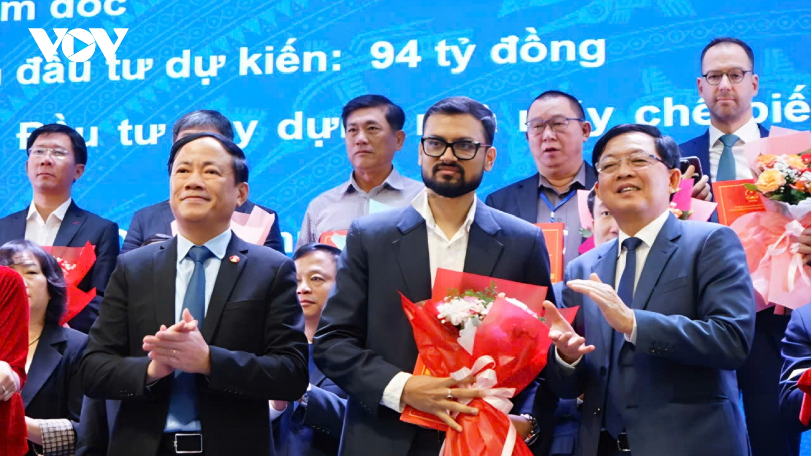 Gia Lai ký kết và trao 69 quyết định đầu tư tổng giá trị 4,7 tỷ USD