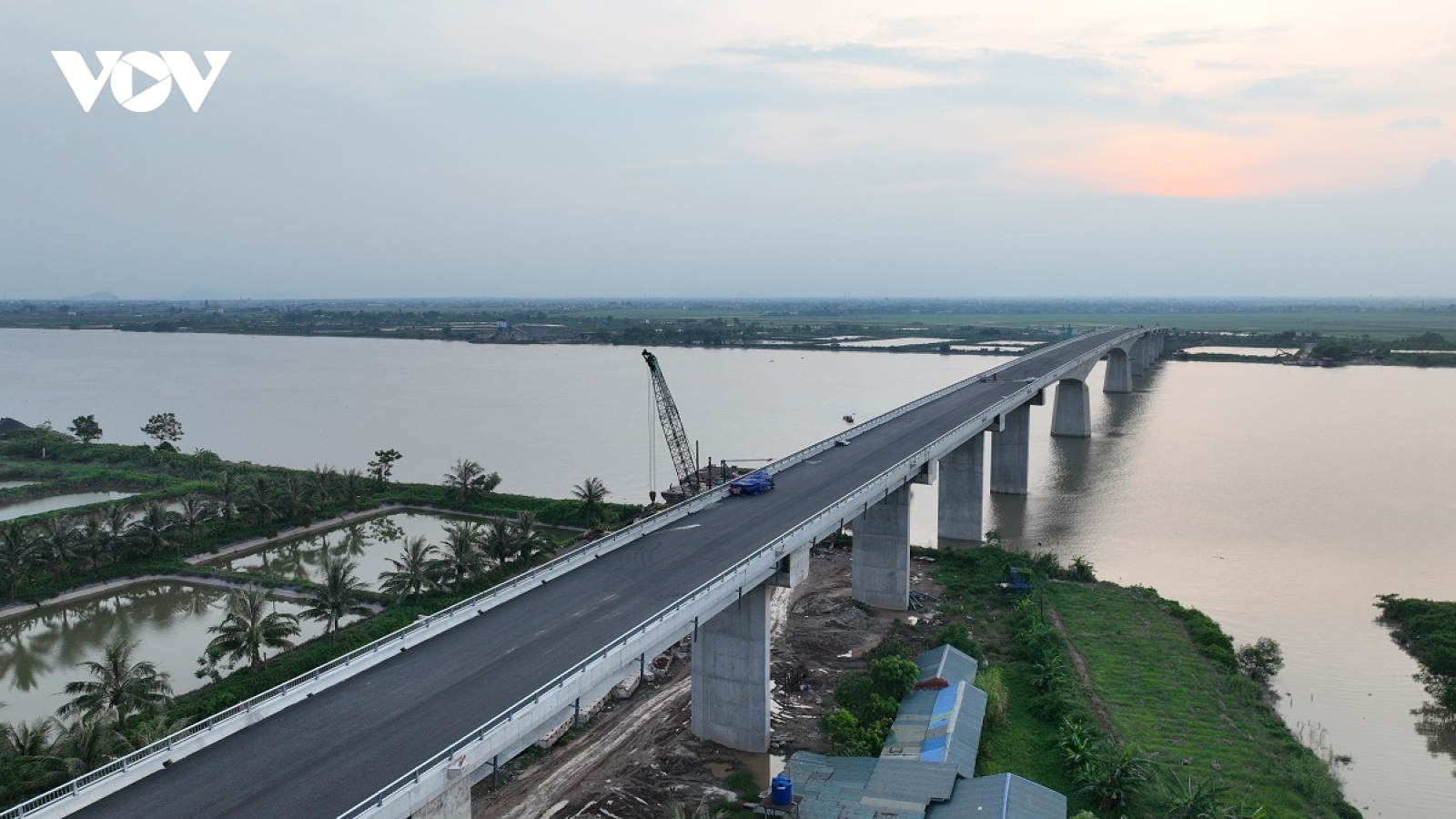 Cầu vượt sông Đáy gần 1,2km nối Rạng Đông - Kim Đông sắp hoàn thành
