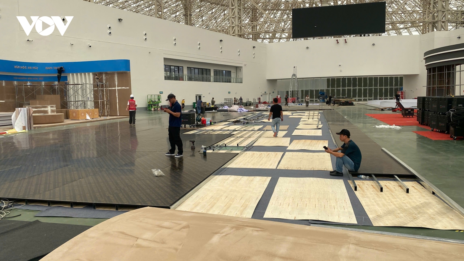 VOV cấp tốc hoàn thiện gian trưng bày tại Triển lãm thành tựu Đất nước 80 năm