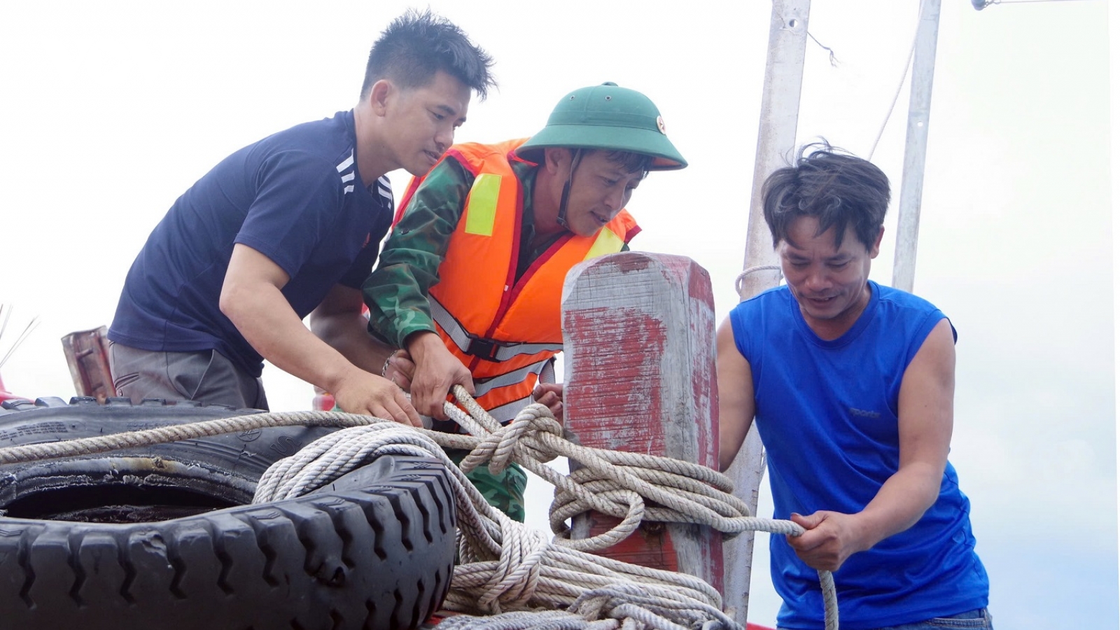 Các tỉnh Bắc Trung bộ mưa to, gió lớn do ảnh hưởng bão số 5