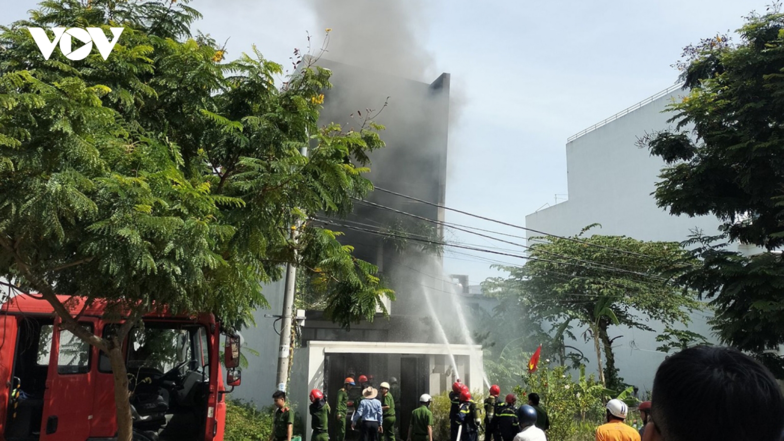 Kịp thời khống chế vụ cháy nhà giữa trưa ở Đà Nẵng