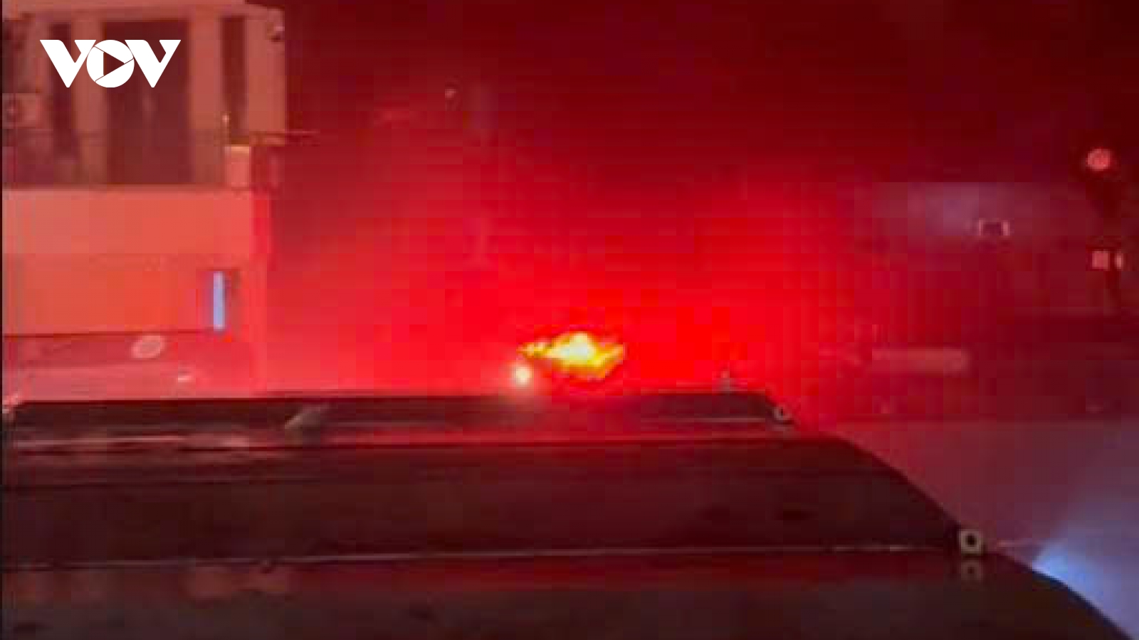 Người đàn ông bị mắc kẹt trong nhà sập do bão tại Nghệ An