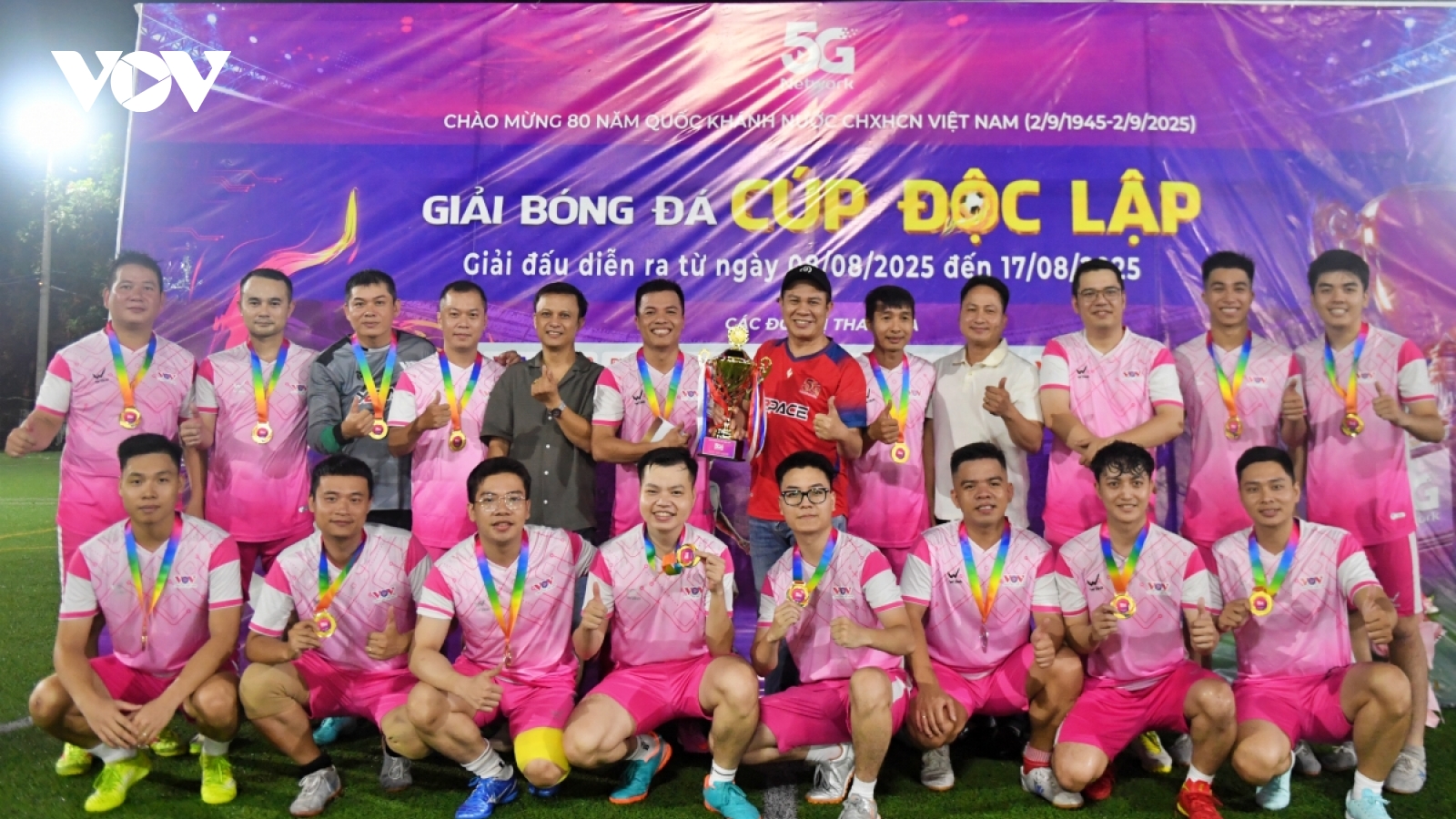 Đội bóng Báo Điện tử Tiếng nói Việt Nam vô địch giải Cúp Độc lập