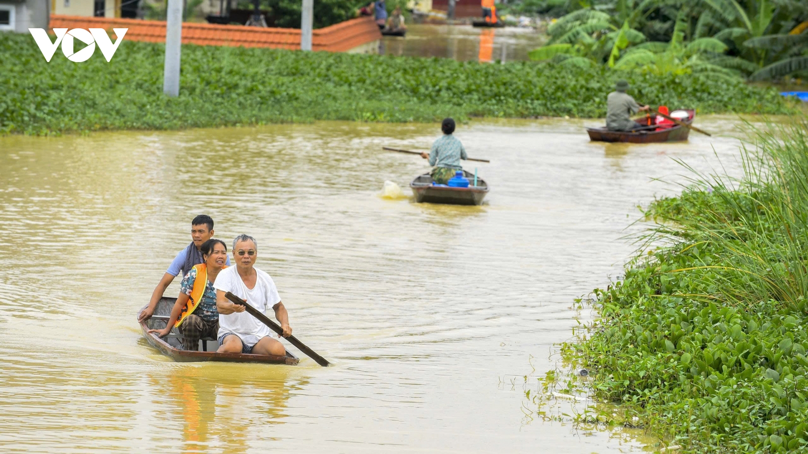 Hàng nghìn ngôi nhà dọc sông Mã bị ngập sâu ở Thanh Hóa