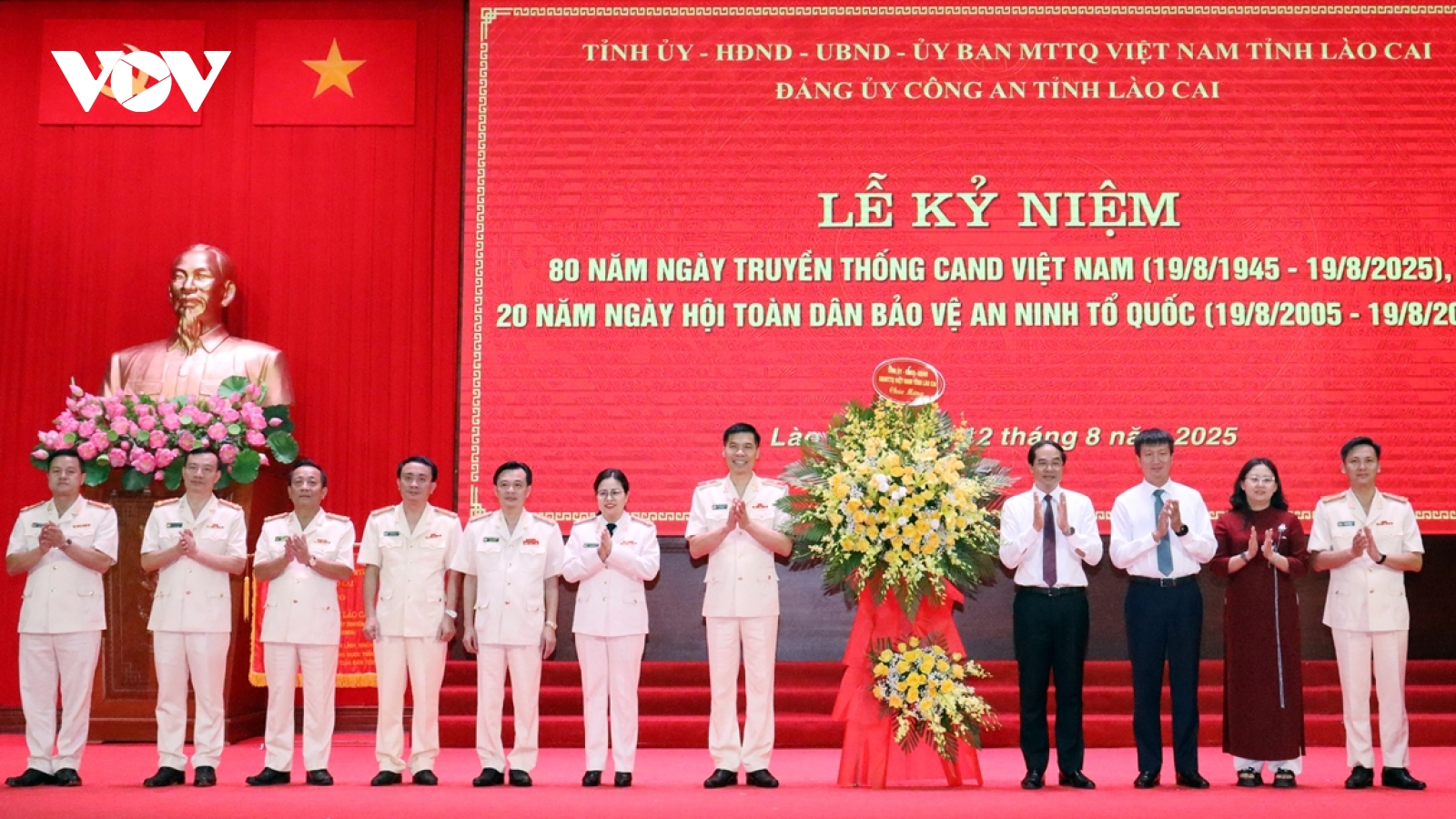 Khen thưởng nhiều tập thể, cá nhân thuộc Công an tỉnh Lào Cai