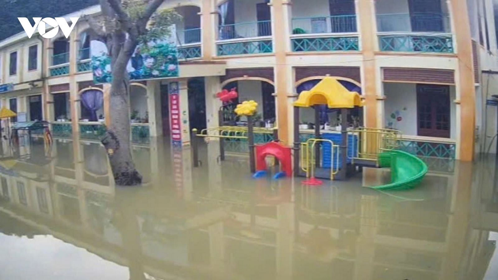 Kênh Gà (Ninh Bình) biến thành “biển nước” sau hoàn lưu bão số 5