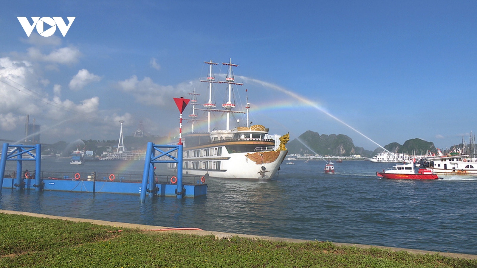 Quảng Ninh nâng cấp đội tàu trên vịnh Hạ Long hướng tới du lịch chất lượng cao